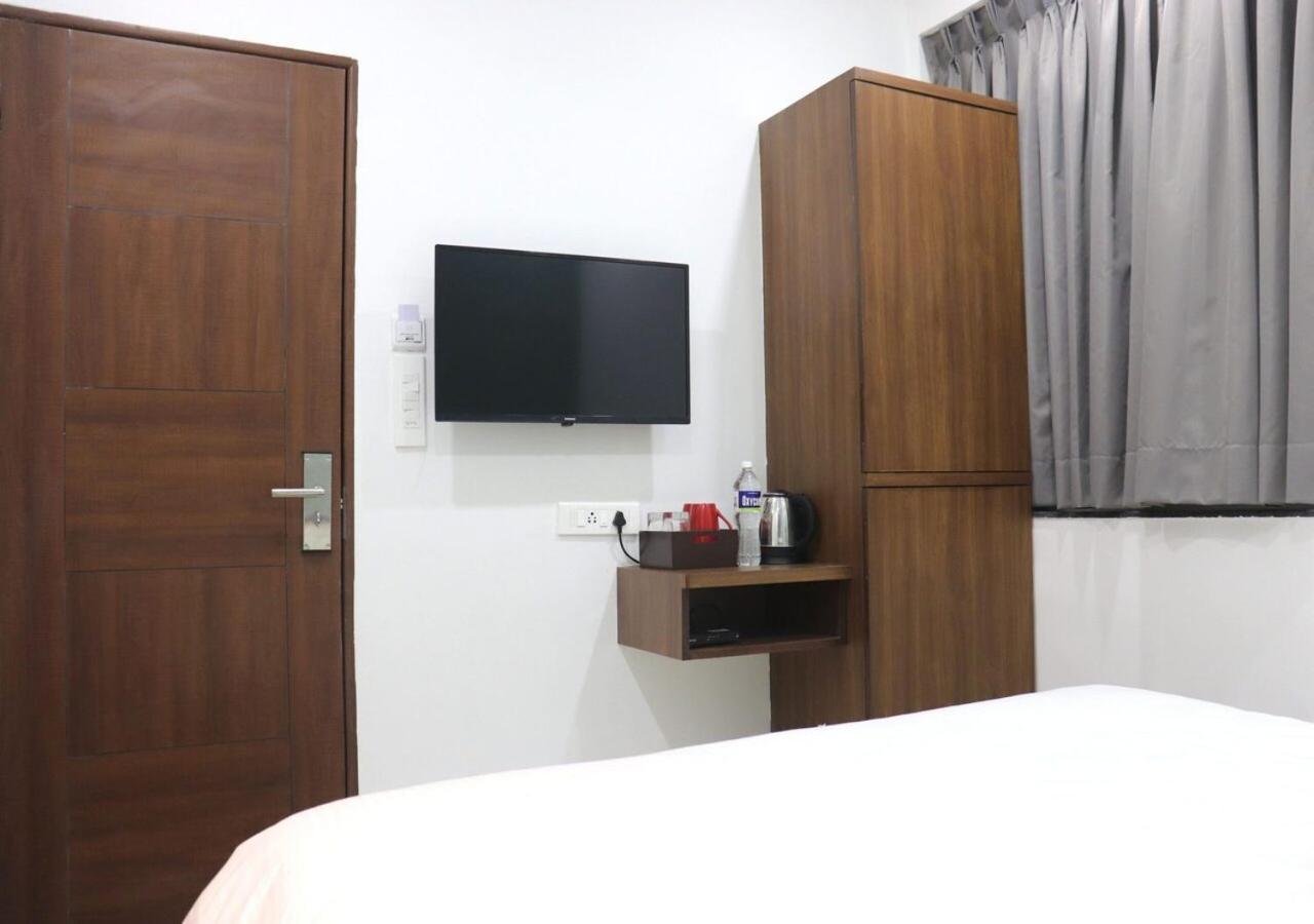 Sharman Suites Pune Exterior foto