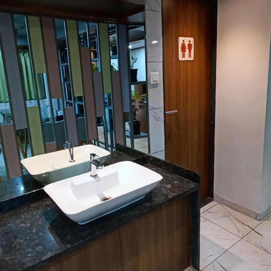 Sharman Suites Pune Exterior foto